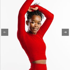 Red zyia snowflake crop long sleeve T